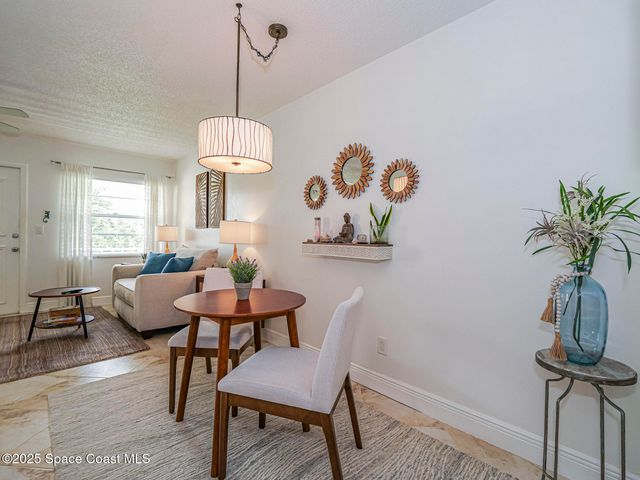 75 Royal Oak Court 204, Vero Beach, FL 32962