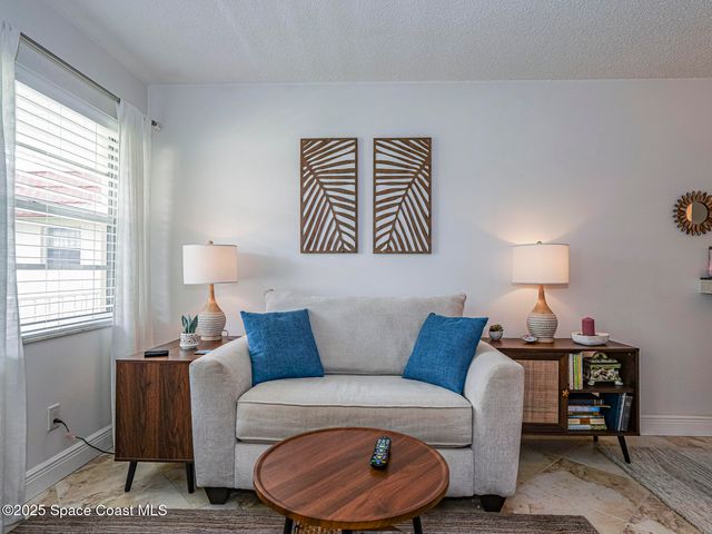 75 Royal Oak Court 204, Vero Beach, FL 32962