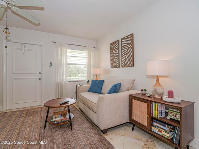 75 Royal Oak Court 204, Vero Beach, FL 32962