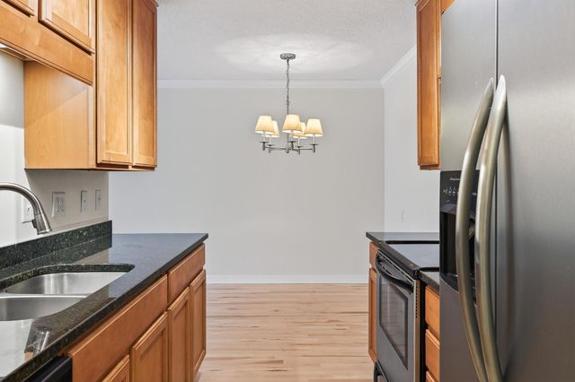 821 Douglas Avenue 204, Minneapolis, MN 55403