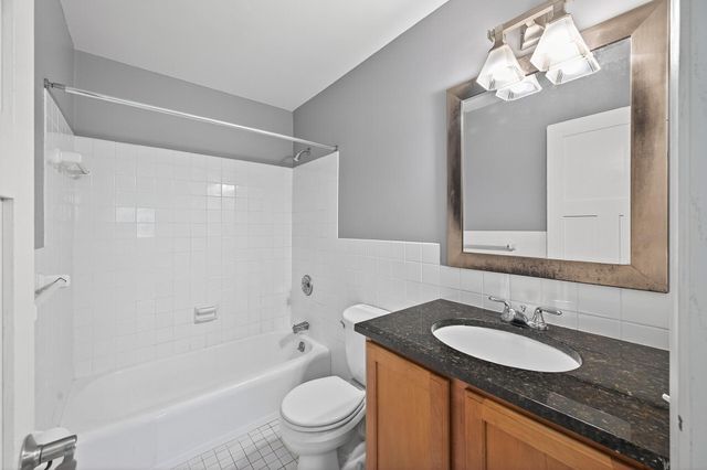 821 Douglas Avenue 204, Minneapolis, MN 55403