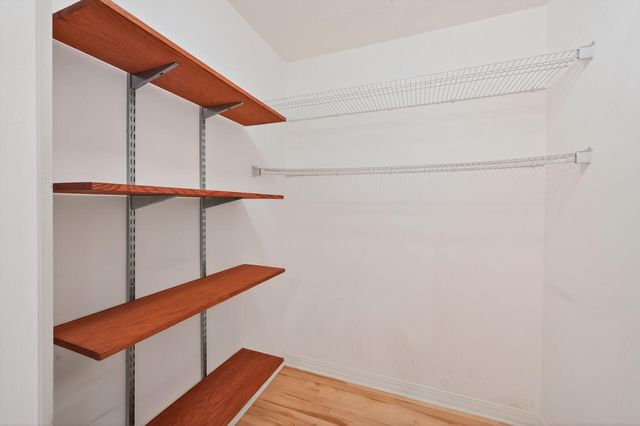 821 Douglas Avenue 204, Minneapolis, MN 55403