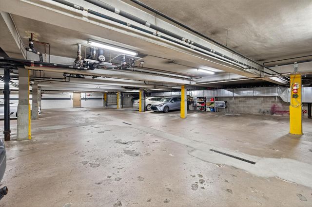 821 Douglas Avenue 204, Minneapolis, MN 55403