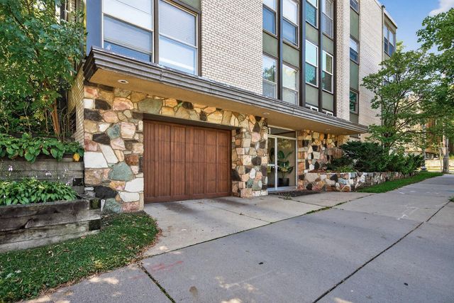 821 Douglas Avenue 204, Minneapolis, MN 55403