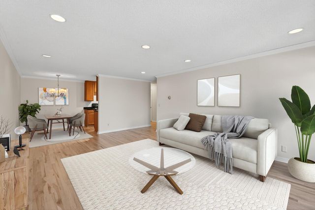 821 Douglas Avenue 204, Minneapolis, MN 55403