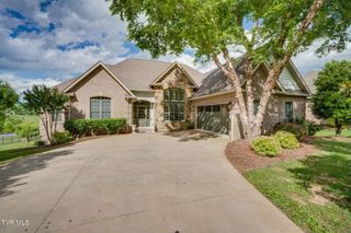 1001 Willows Trace Drive, Johnson City, TN 37601