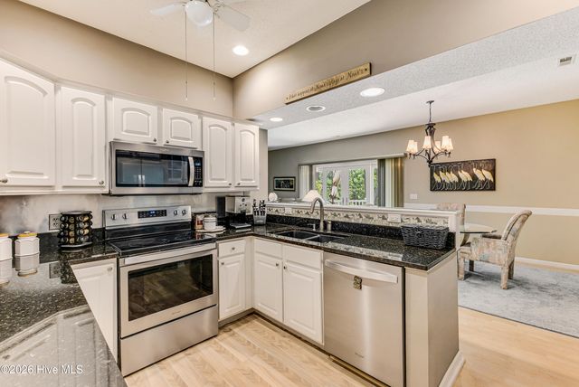 71 Glenwood Drive, Southport, NC 28461