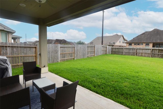 2806 Oakheath Crest Court, Pearland, TX 77089