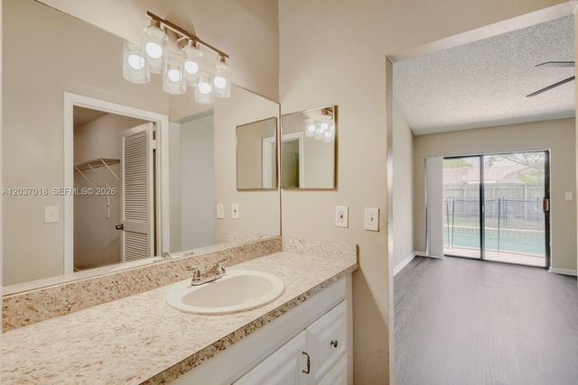 7195 NW 5th Ave, Boca Raton, FL 33487