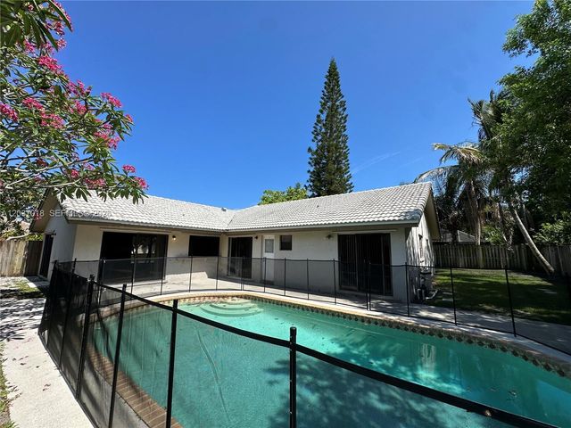 7195 NW 5th Ave, Boca Raton, FL 33487