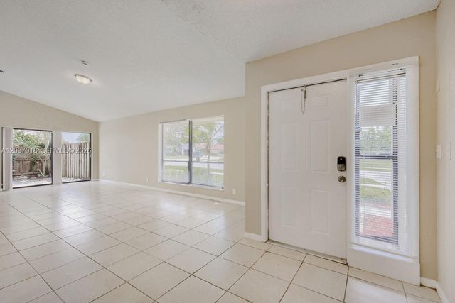 7195 NW 5th Ave, Boca Raton, FL 33487