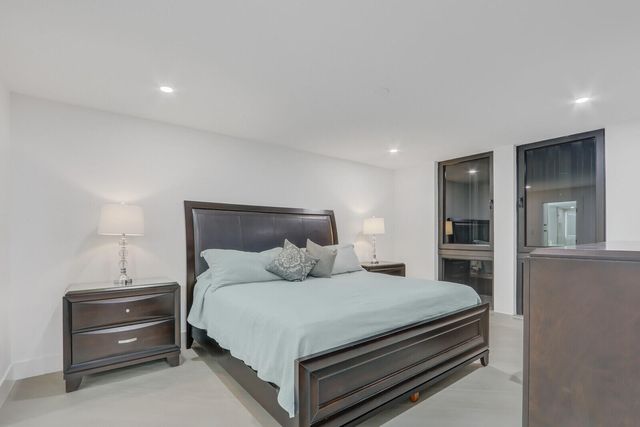 5380 N Ocean Drive 17e, Singer Island, FL 33404
