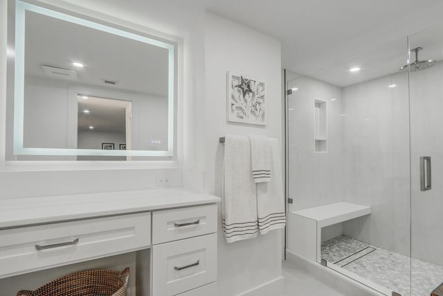 5380 N Ocean Drive 17e, Singer Island, FL 33404
