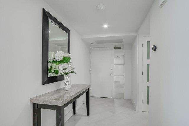5380 N Ocean Drive 17e, Singer Island, FL 33404