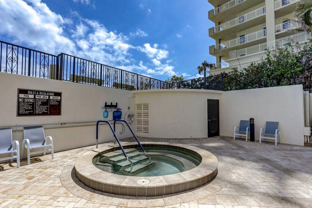 5380 N Ocean Drive 17e, Singer Island, FL 33404