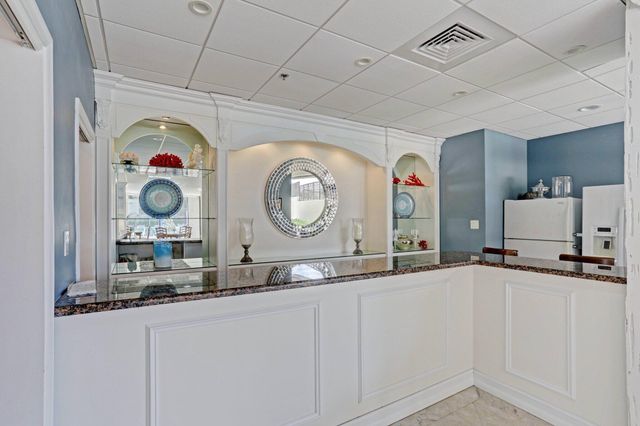 5380 N Ocean Drive 17e, Singer Island, FL 33404