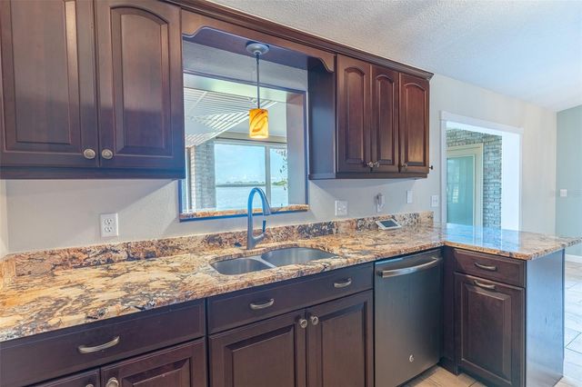 715 S LAKESIDE TERRACE, Eagle Lake, FL 33839