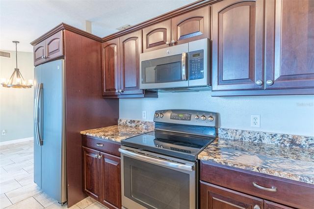 715 S LAKESIDE TERRACE, Eagle Lake, FL 33839