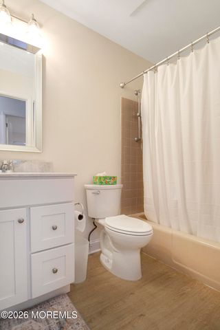 4d Potomac Lane, Whiting, NJ 08759