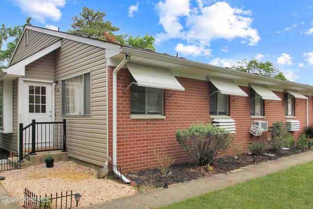 4d Potomac Lane, Whiting, NJ 08759