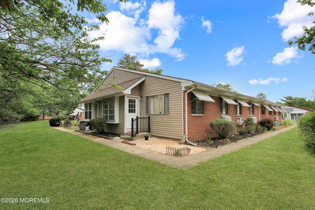 4d Potomac Lane, Whiting, NJ 08759