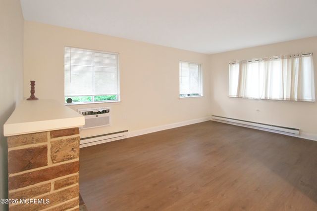 4d Potomac Lane, Whiting, NJ 08759