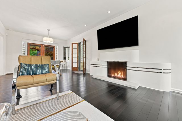 518 Buckingham Drive, Indianapolis, IN 46208