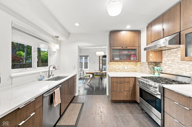 518 Buckingham Drive, Indianapolis, IN 46208