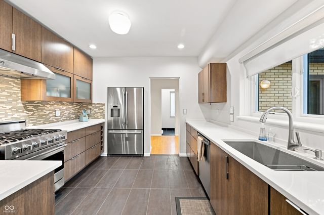 518 Buckingham Drive, Indianapolis, IN 46208