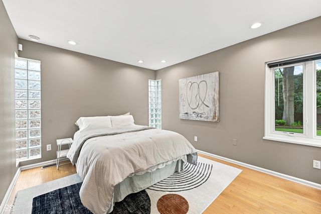 518 Buckingham Drive, Indianapolis, IN 46208
