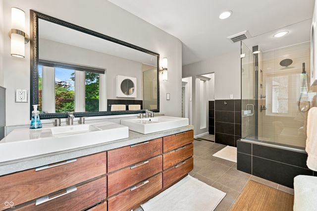 518 Buckingham Drive, Indianapolis, IN 46208
