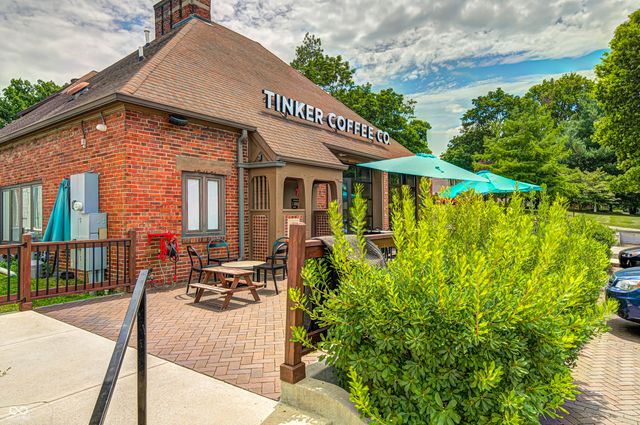 518 Buckingham Drive, Indianapolis, IN 46208