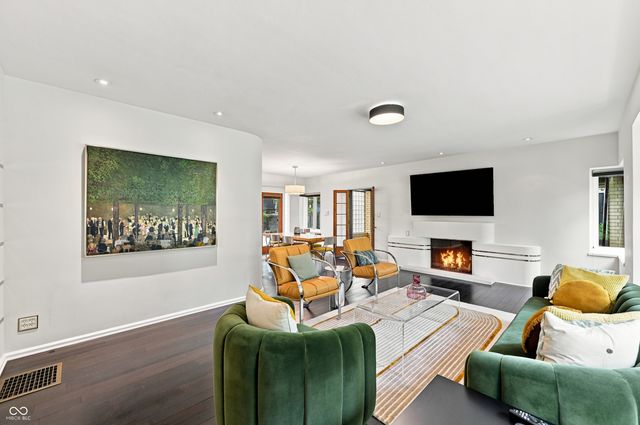518 Buckingham Drive, Indianapolis, IN 46208