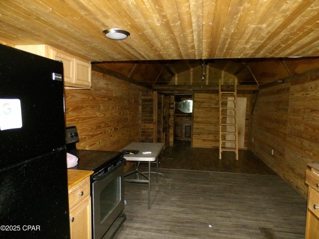 5491 Highway 77, Chipley, FL 32428