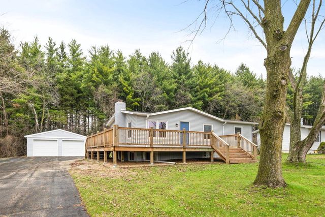 W2252 Spring Lake Road, Markesan, WI 53946