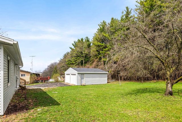 W2252 Spring Lake Road, Markesan, WI 53946
