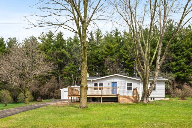 W2252 Spring Lake Road, Markesan, WI 53946