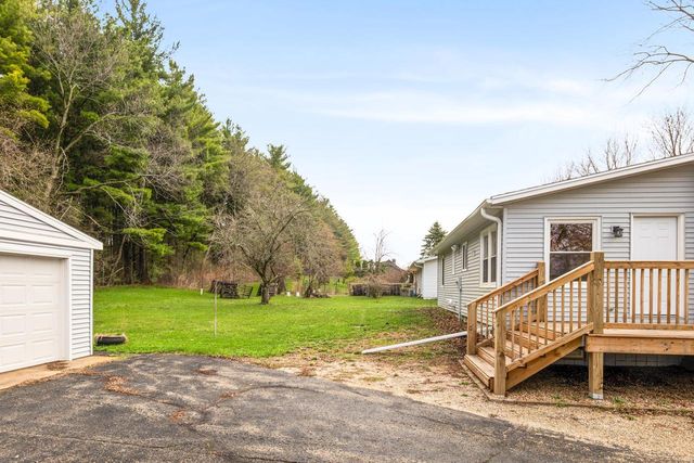 W2252 Spring Lake Road, Markesan, WI 53946