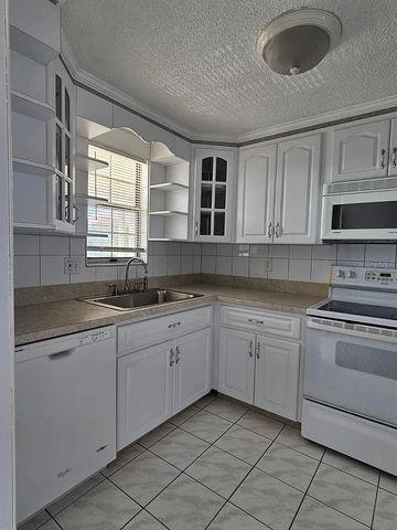6340 PROVIDENCE CIRCLE 205, New Port Richey, FL 34652