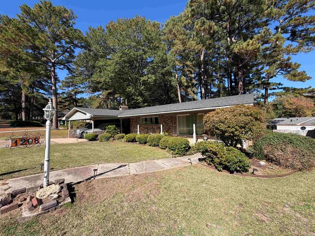 1208 Briarwood Drive, El Dorado, AR 71730