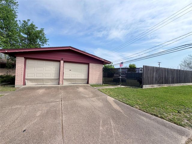 9202 Sunnywood Drive, Houston, TX 77088