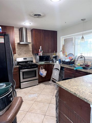 9202 Sunnywood Drive, Houston, TX 77088