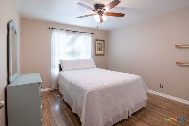 2015 Coletoville Road, Victoria, TX 77905