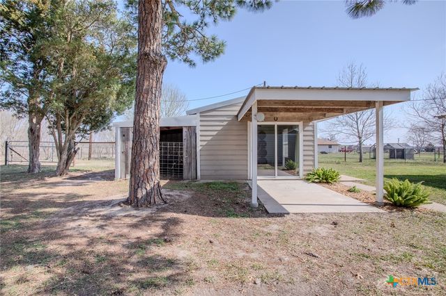 2015 Coletoville Road, Victoria, TX 77905