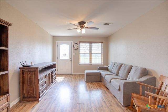 2015 Coletoville Road, Victoria, TX 77905