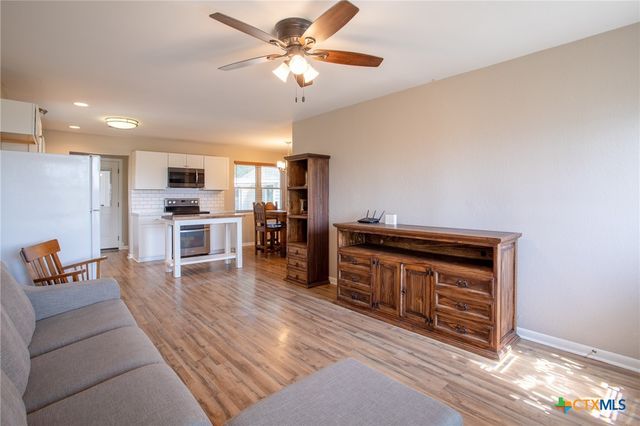 2015 Coletoville Road, Victoria, TX 77905