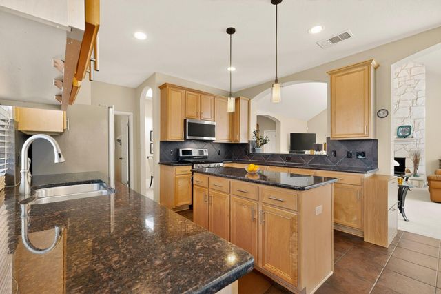 905 Victoria Ridge DR, Pflugerville, TX 78660
