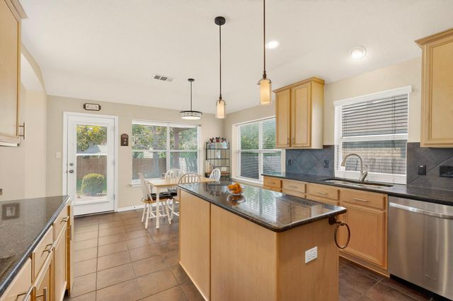 905 Victoria Ridge DR, Pflugerville, TX 78660