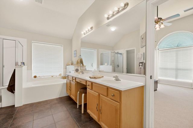 905 Victoria Ridge DR, Pflugerville, TX 78660