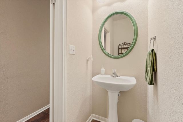 905 Victoria Ridge DR, Pflugerville, TX 78660